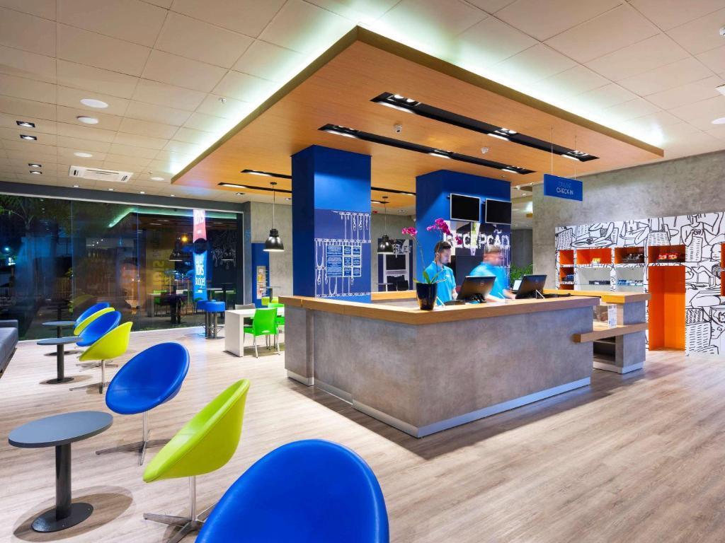 IBIS Budget Navegantes Itajai Bagian luar foto